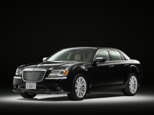 Chrysler 300 2012 года
